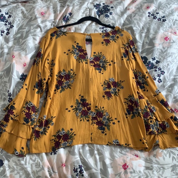 Floral Top from Roolee - Picture 6 of 7